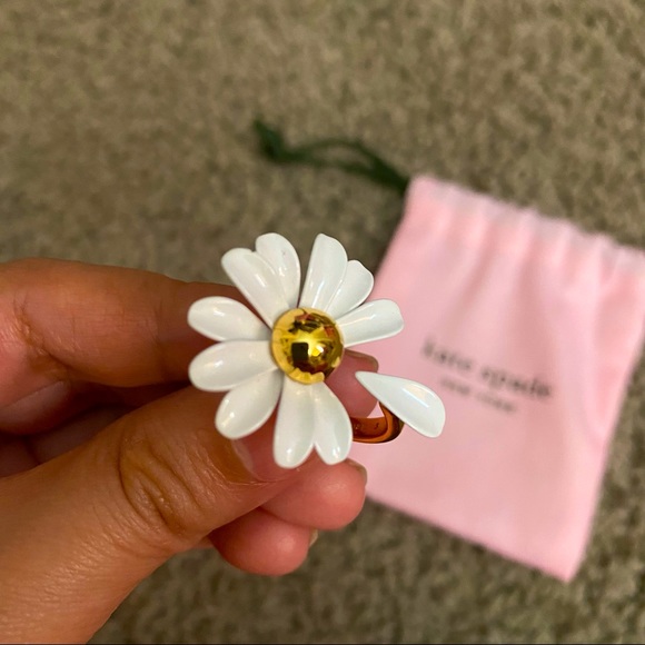 Kate Spade Limited Edition Daisy Ring - Picture 2 of 4
